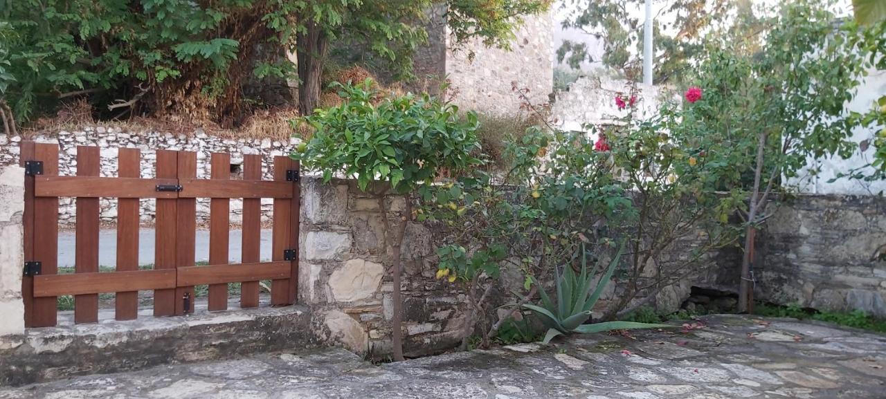 Small Traditional House In Asfendiou Kos Agios Dimitrios  Extérieur photo